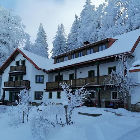 Penzion Nadejov Kasperske Hory Buitenkant foto